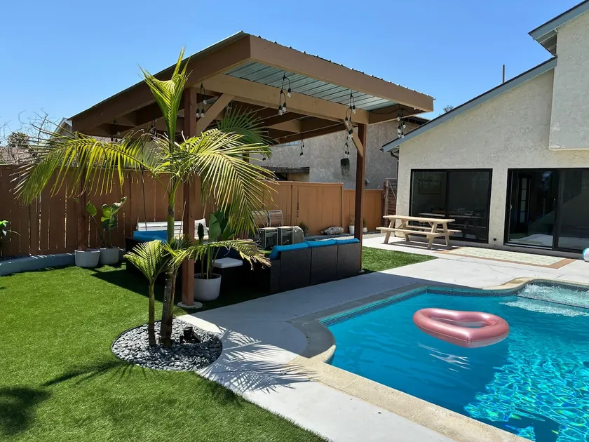 Heated Pool+Gazebo+ Private Suite: Up to 16 people - Image 1