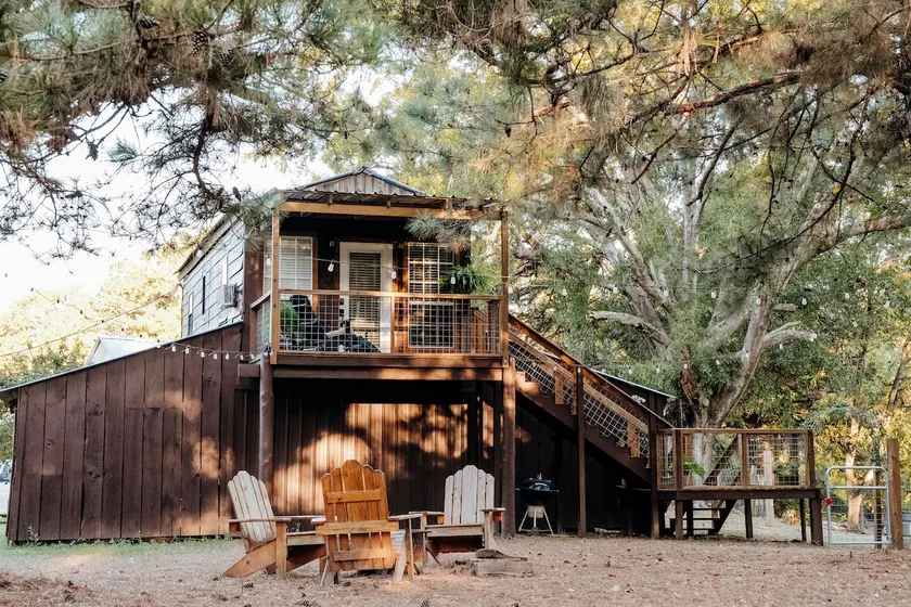 Guesthouse in Shorter - Image 1