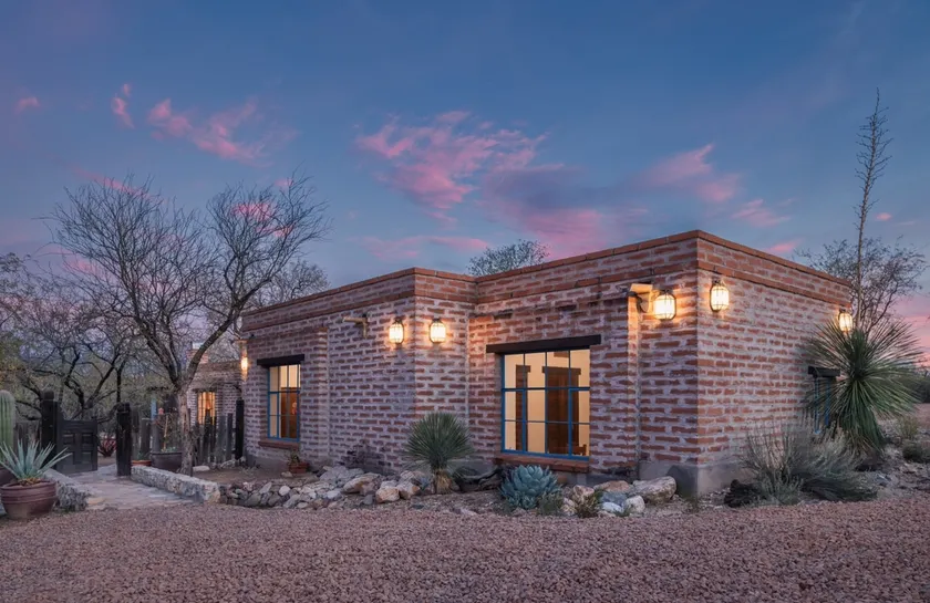 Old southwest luxury & glamor - Bolsius House - Image 1