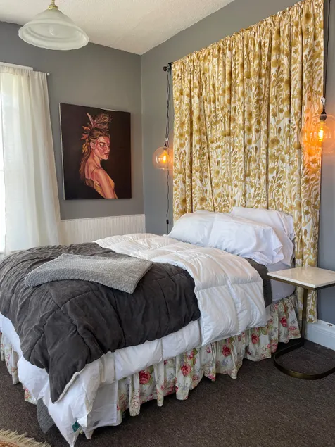 3 Bed Loft • Travel Nurses • Work Crews Welcome - Image 1
