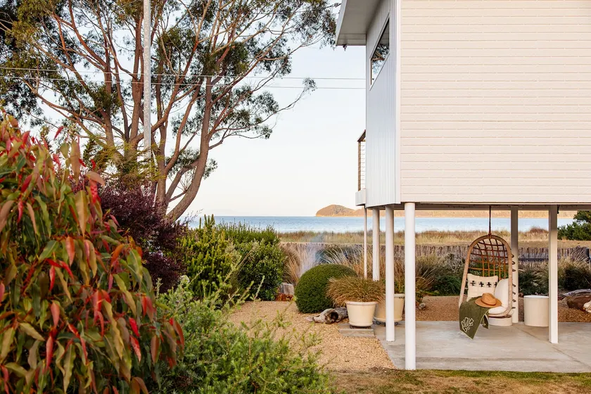 The Joneses- luxury beachfront home for two - Image 1