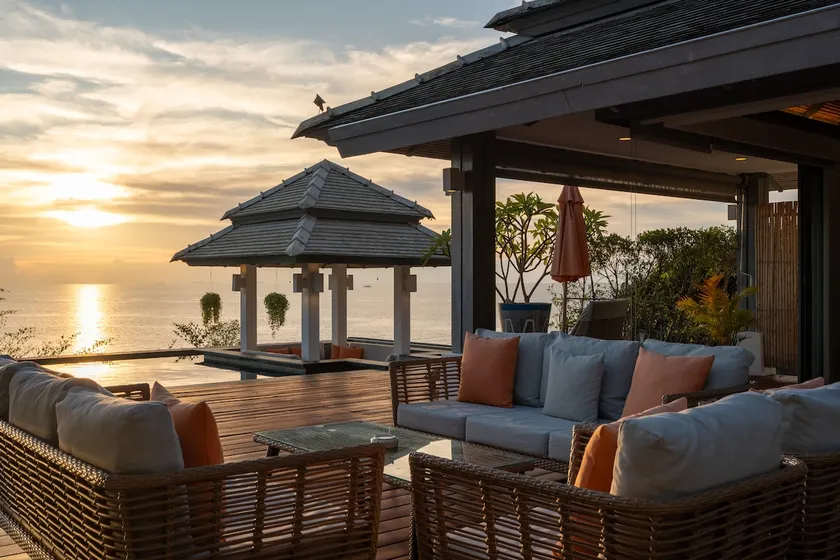Villa Firesky Full Service beachfront &Sunset view - Image 1