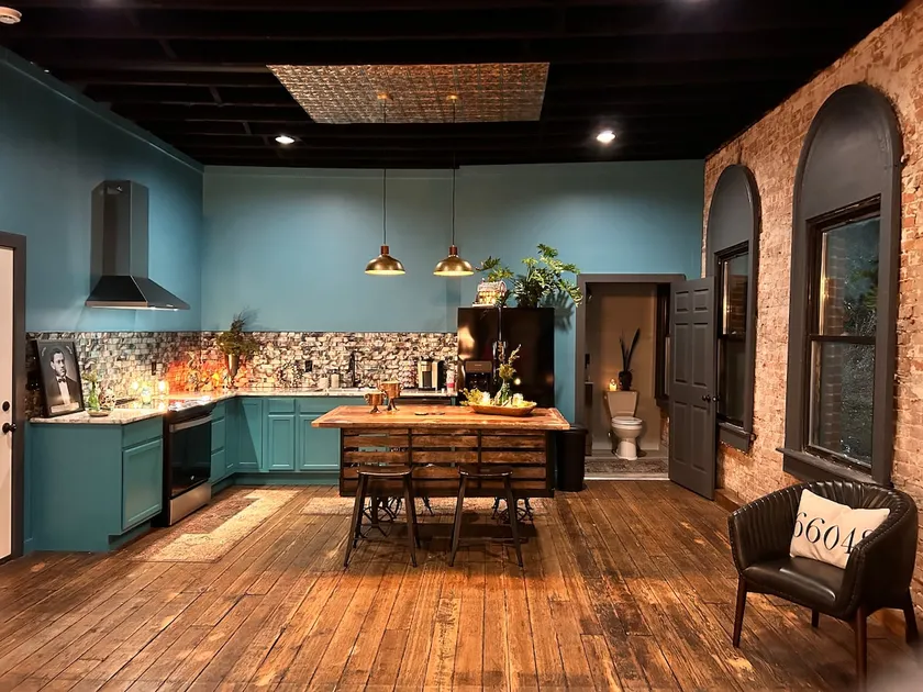 Queenie’s Loft South - Image 1