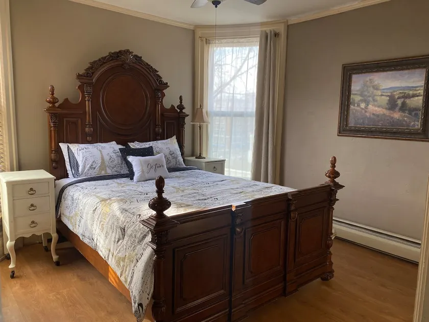 Parlor Suite -2nd floor - Image 1