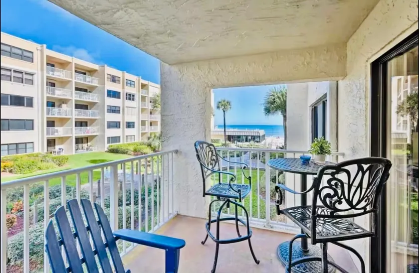 Castle Reef 317 Large 1 Bedroom  Condo Great Ocean View on Car Free Beach - Image 1