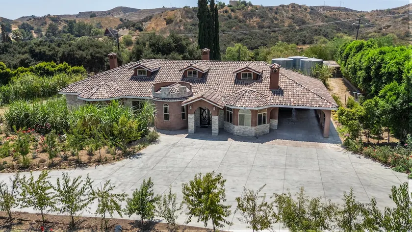 New 6BR Ranch house with Alpacas - Image 1