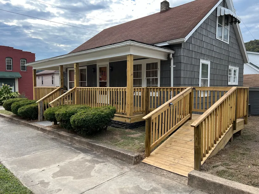 Little House on the Corner - Image 1