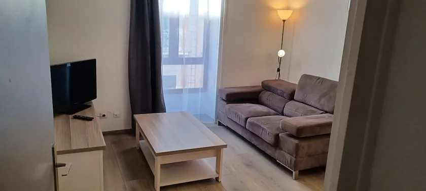 Entire home with wifi. Downtown. - Image 1