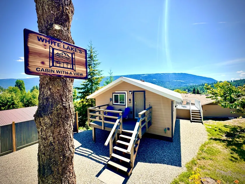 White Lake’s Cabin with a View - Image 1