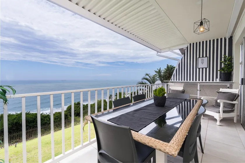 The Boujee Little Beach House - Image 1