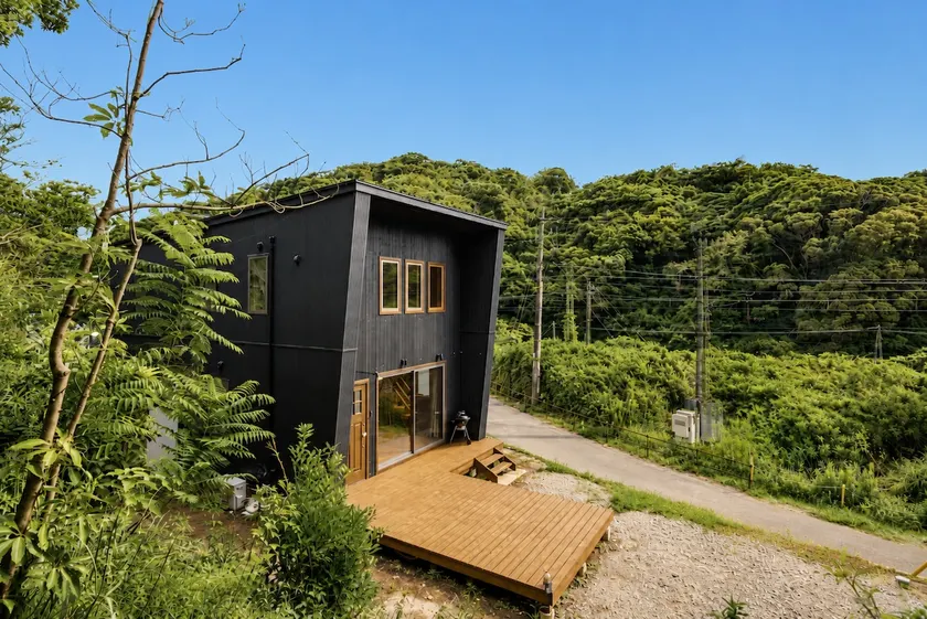 Log cabin overlooking the sea | Campfire in a private rural setting - Image 1