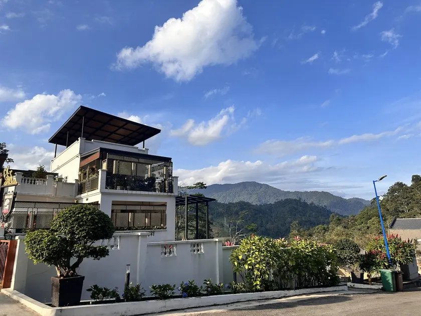 Camellia House | Pool | Karaoke | 21+ beds - Image 1
