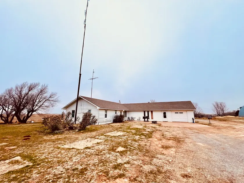 Hilltop House - Image 1