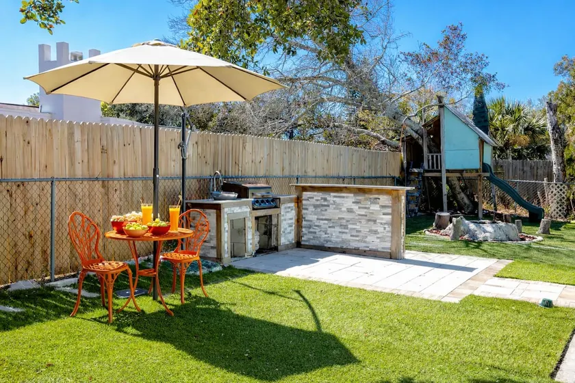 Family Coastal Home w/ EV Charger, Bikes &Kayaks - Image 1