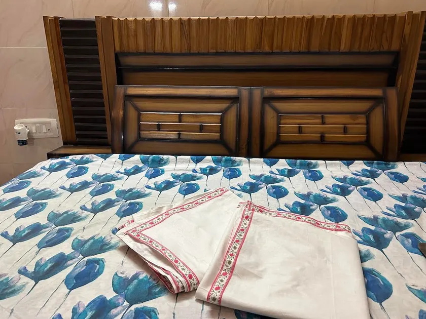 Brinda Kutir:Ground Floor AC room near Prem Mandir - Image 1