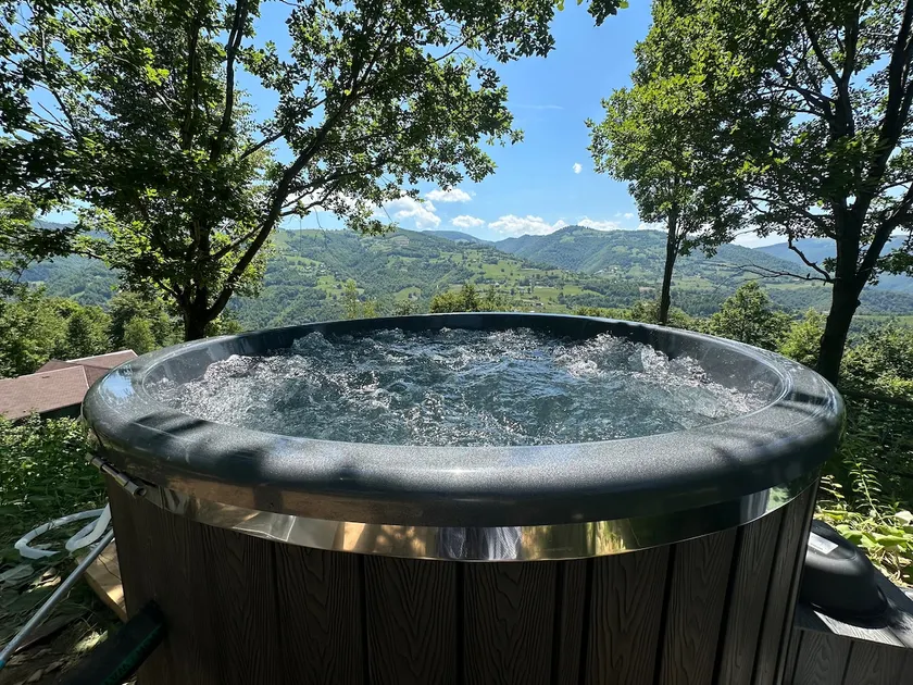 Nestree Escape – Ciubar & ATV - Image 1