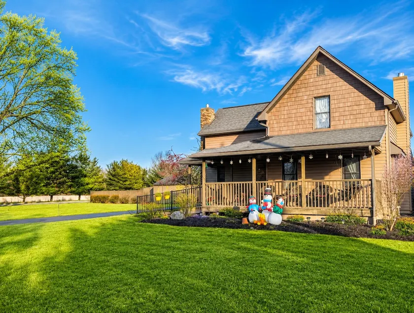 Lazy Cat Lodge| Hot Tub • Fire Pit • Sleeps 10• EV - Image 1