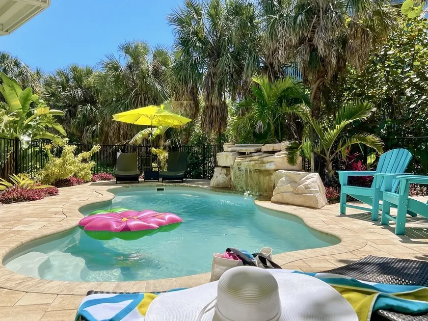 Pool w/ Waterfall & Swing Bar-Family Reunion Ready - Image 1