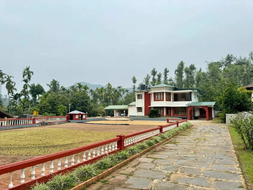 Kenjige Villa | 6BHK Coffee Estate Bungalow - Image 1