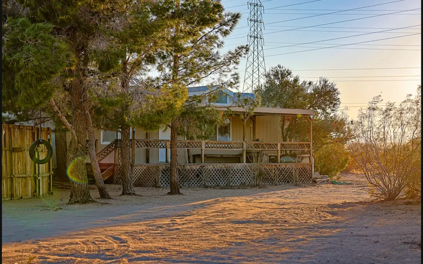 Mojave Compound - Modern Rural Oasis Close To Town - Image 1