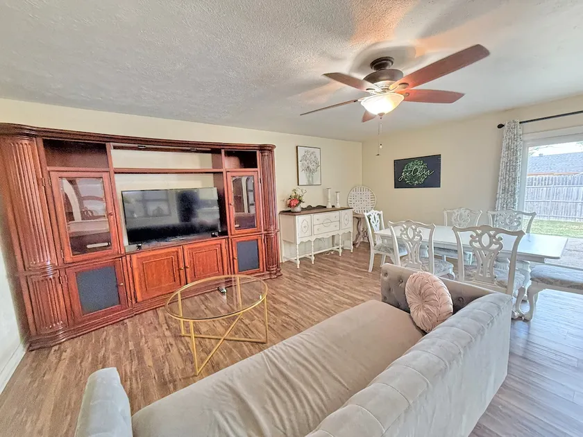 Near North Dallas Grandscapes. No chores! - Image 1