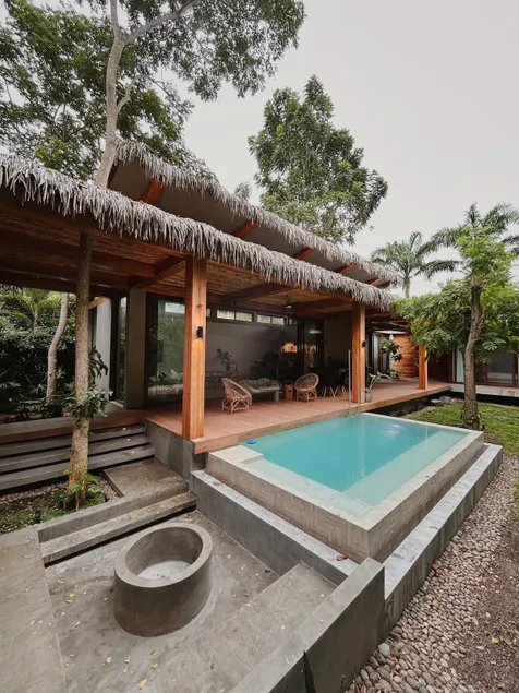 Modern tropical house • Carpe diem - Image 1