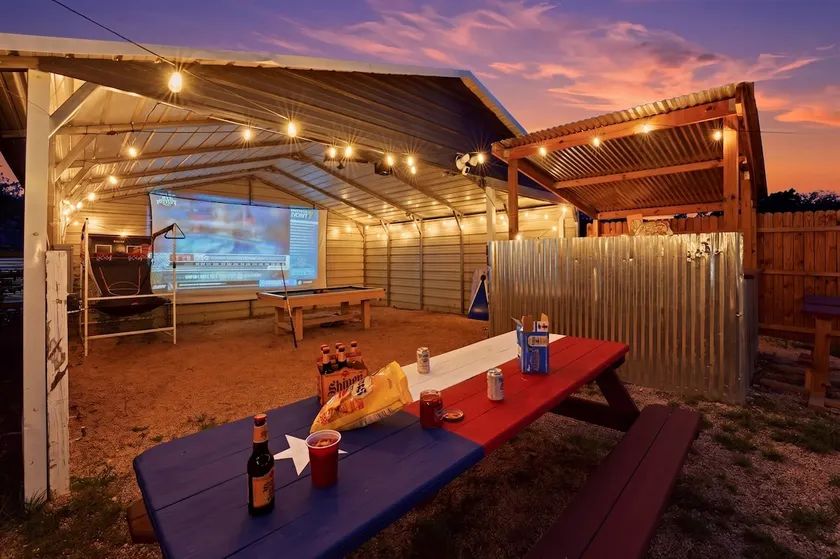 Private Game Barn Retreat | Firepit, Cowboy Pool - Image 1