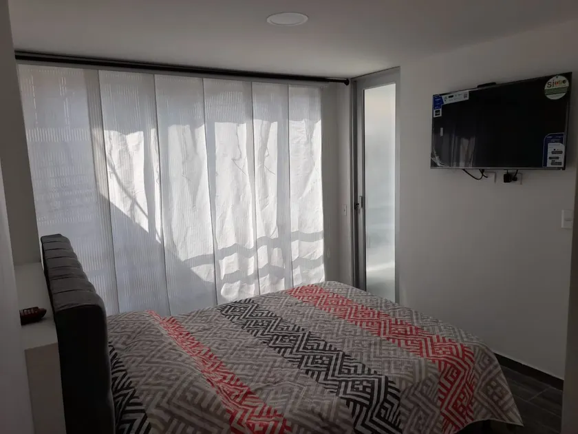 Diego's 3 Bedroom 2 Bathroom Apartment -No Parking - Image 1