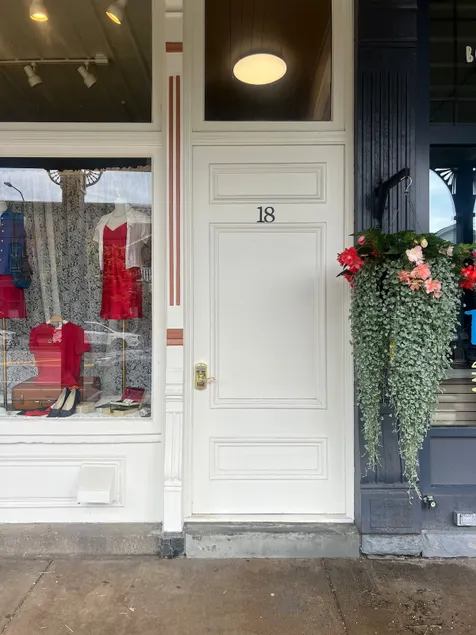 Studio Apt in the Village - Image 1