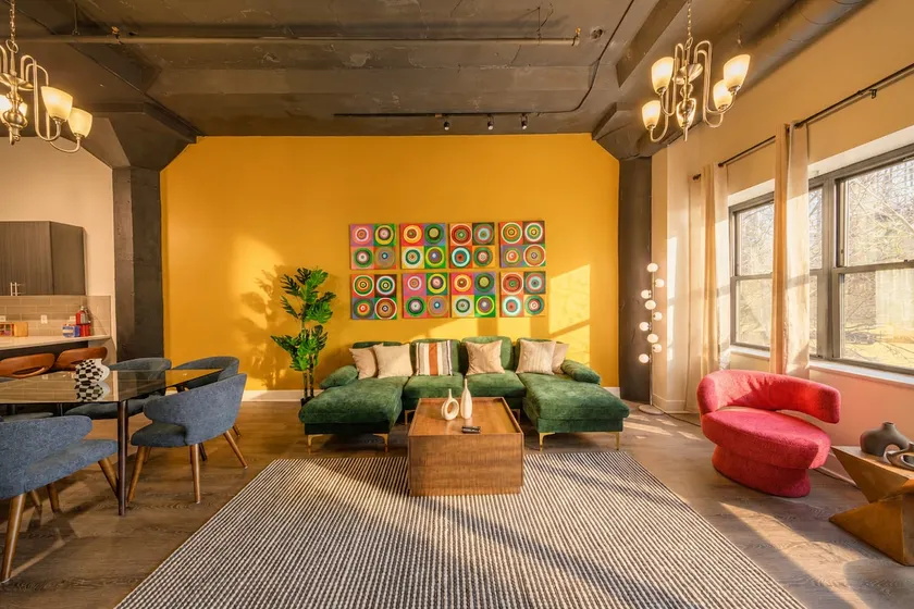 Modern 3BR Downtown Chicago Getaway Near McCormick - Image 1