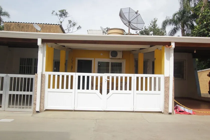 House in a gated community Guaraú - Image 1