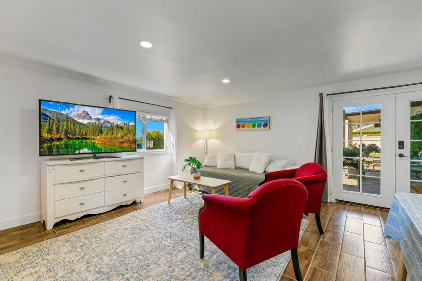 Coastal Room near Laguna Beach, close to shops - Image 1