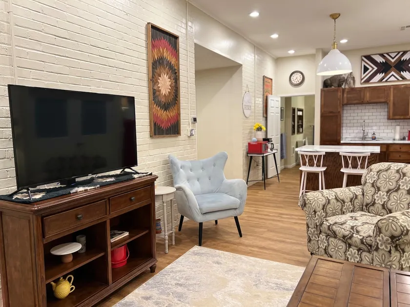 The Osage Guesthouse - No Cleaning fee - Image 1