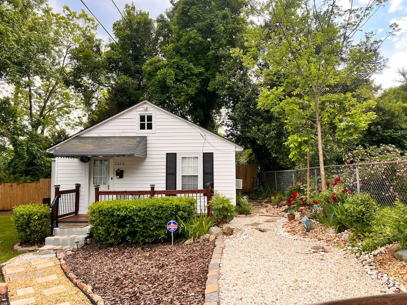 Blueberry Cottage, Quiet/Relaxing & Mins from Town - Image 1
