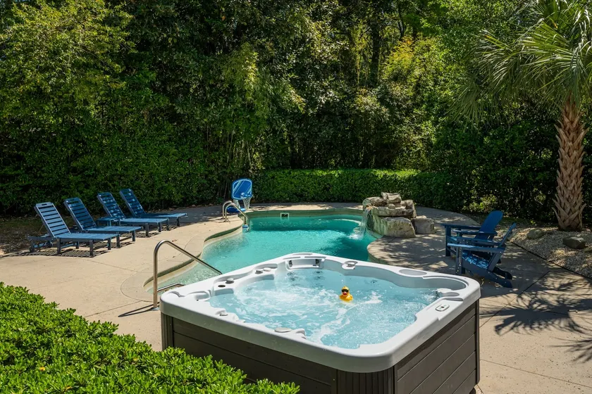 Eden Oasis ~ Hot Tub, Pool, PS4, Ping Pong Table - Image 1