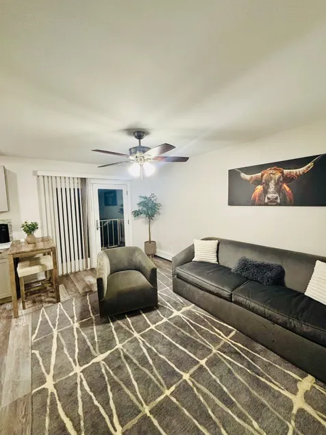 Bayshore Comfort Suite - Image 1