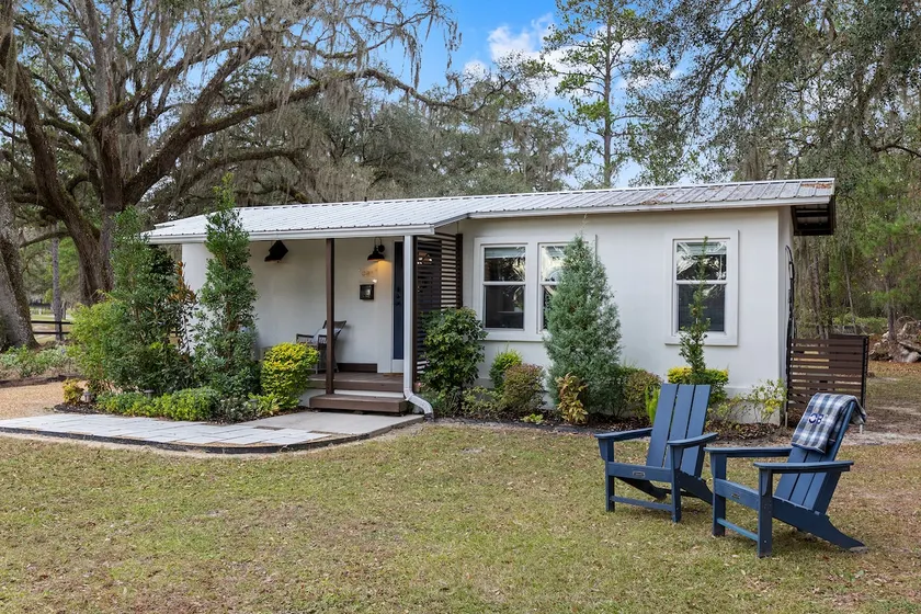 Cabin on horse farm close to springs & horse shows - Image 1