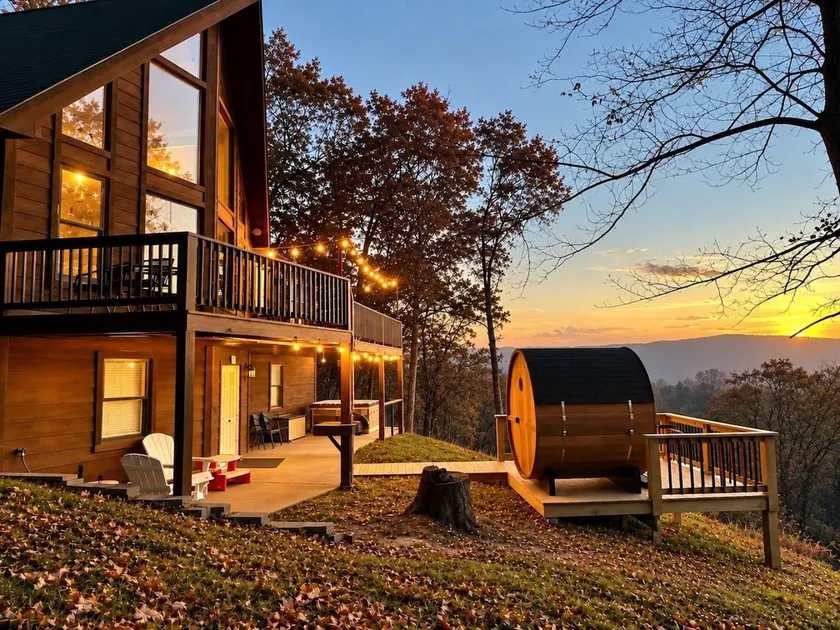 Huzzah Springs - hot tub and barrel sauna! - Image 1