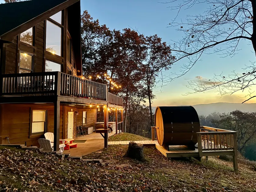 Huzzah Springs - hot tub and barrel sauna! - Image 1