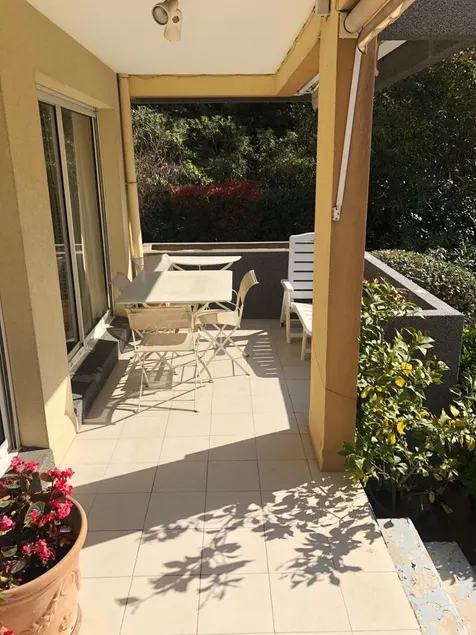 Luxury flat w/ beautiful garden - Image 1