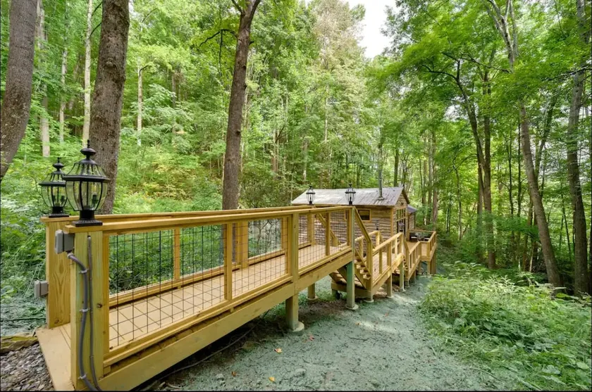 Bee Keepers Inn Mountain Getaway Cozy Cabin - Image 1