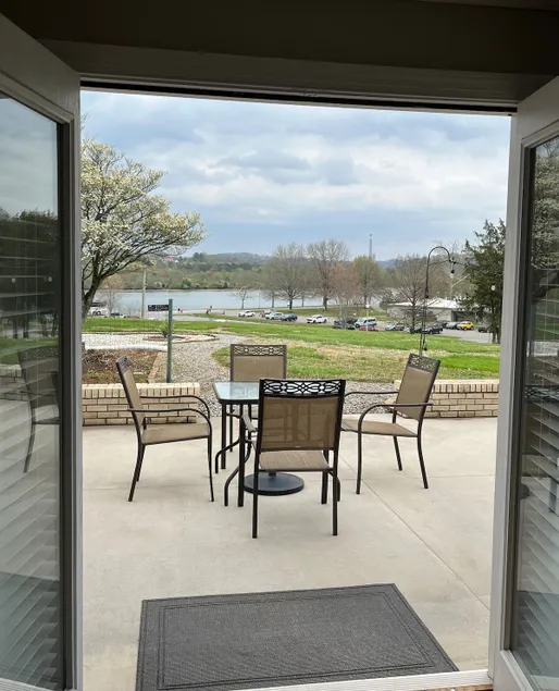 Guest Suite in Oak Ridge - Image 1