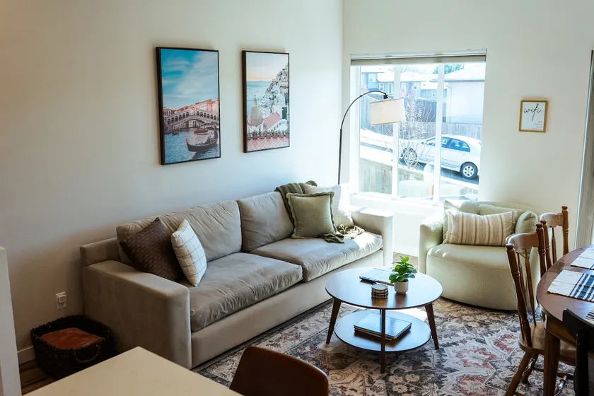 Cozy Townhome w/King Beds + Game Room, South Salem - Image 1