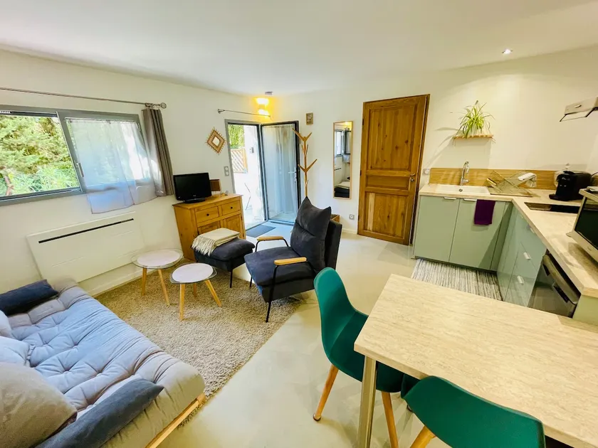Cool and quiet apartment with terrace - Image 1