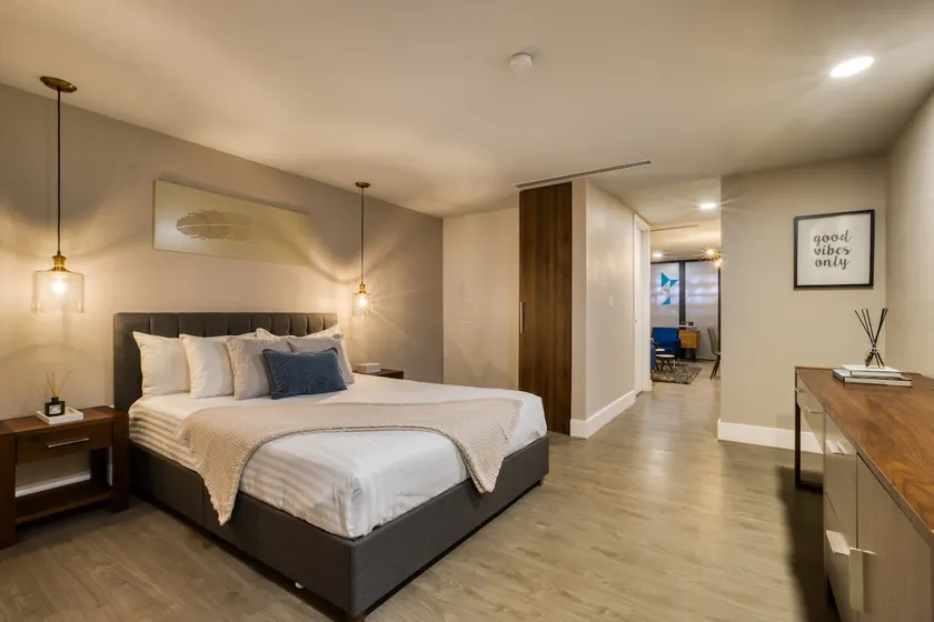 Stylish Apt Near Hotspots | Gym+Business Lounge - Image 1
