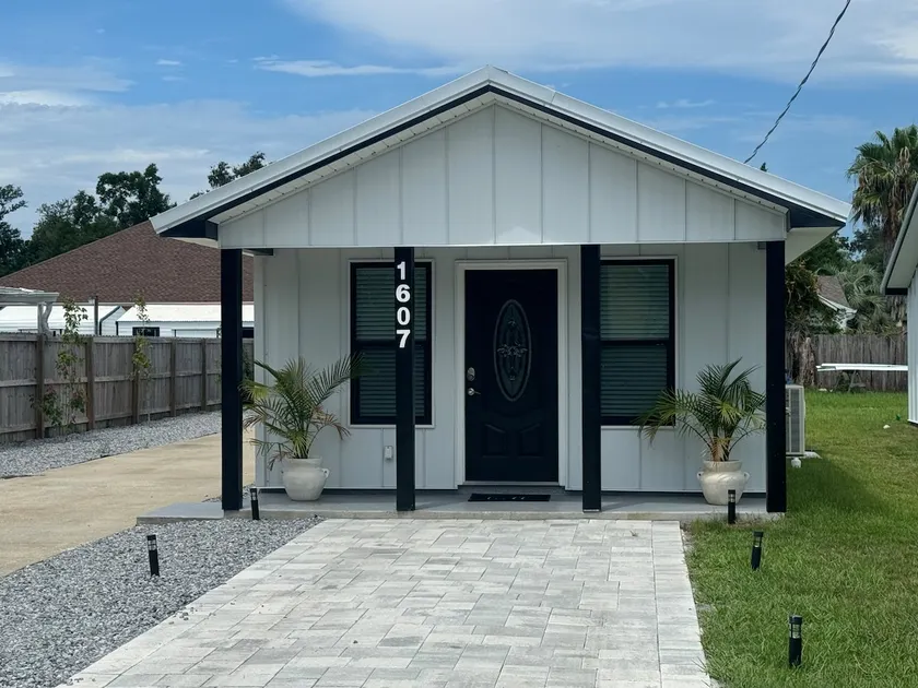 St. Andrews Tiny House. - Image 1