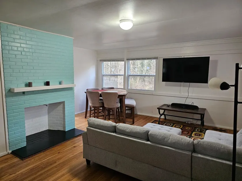 The Cozy Cottage - Image 1