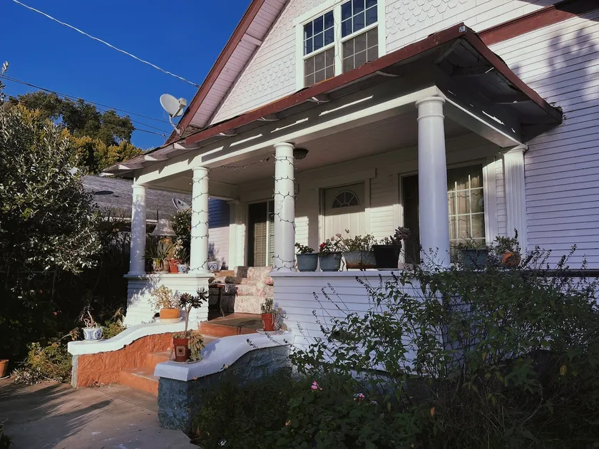 Cozy Pasadena Home w/ home theater • Large yard - Image 1