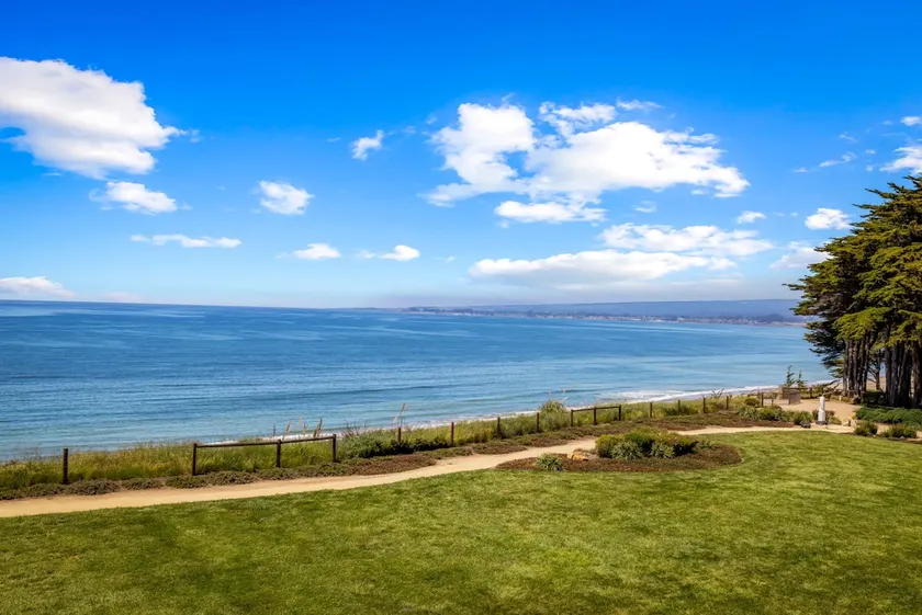 Beautiful Ocean View 2 BR-Seascape-Miles of Beach - Image 1