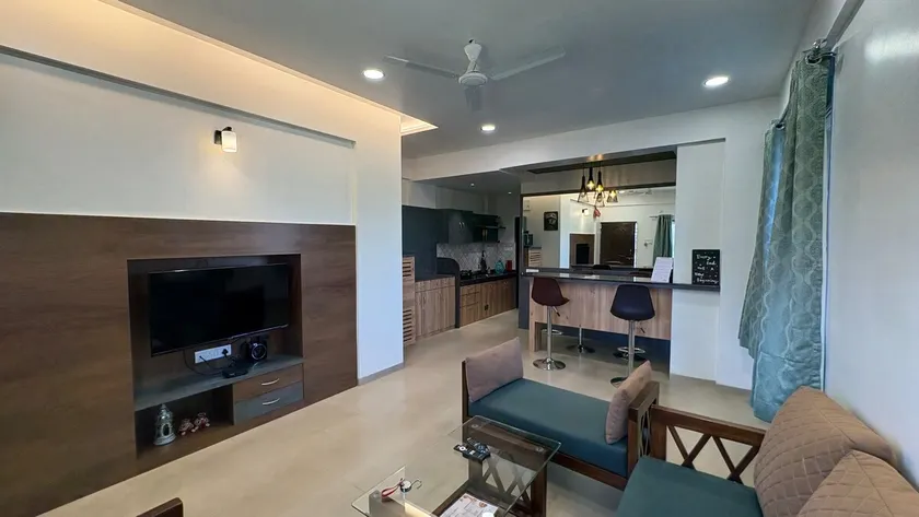 Mountain Retreat |1BHK Flat with Lawn 04 - Image 1